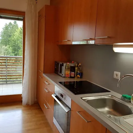 Yellow Apartma クランスカゴーラ